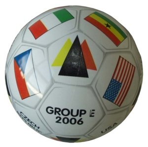 Mondo Potištěný kopací míč GROUP - E